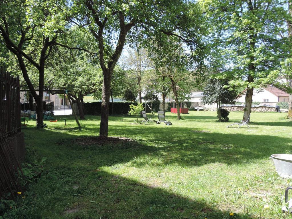 Bed and Breakfast Le Jardin Des Lys Gemmelaincourt Exterior foto